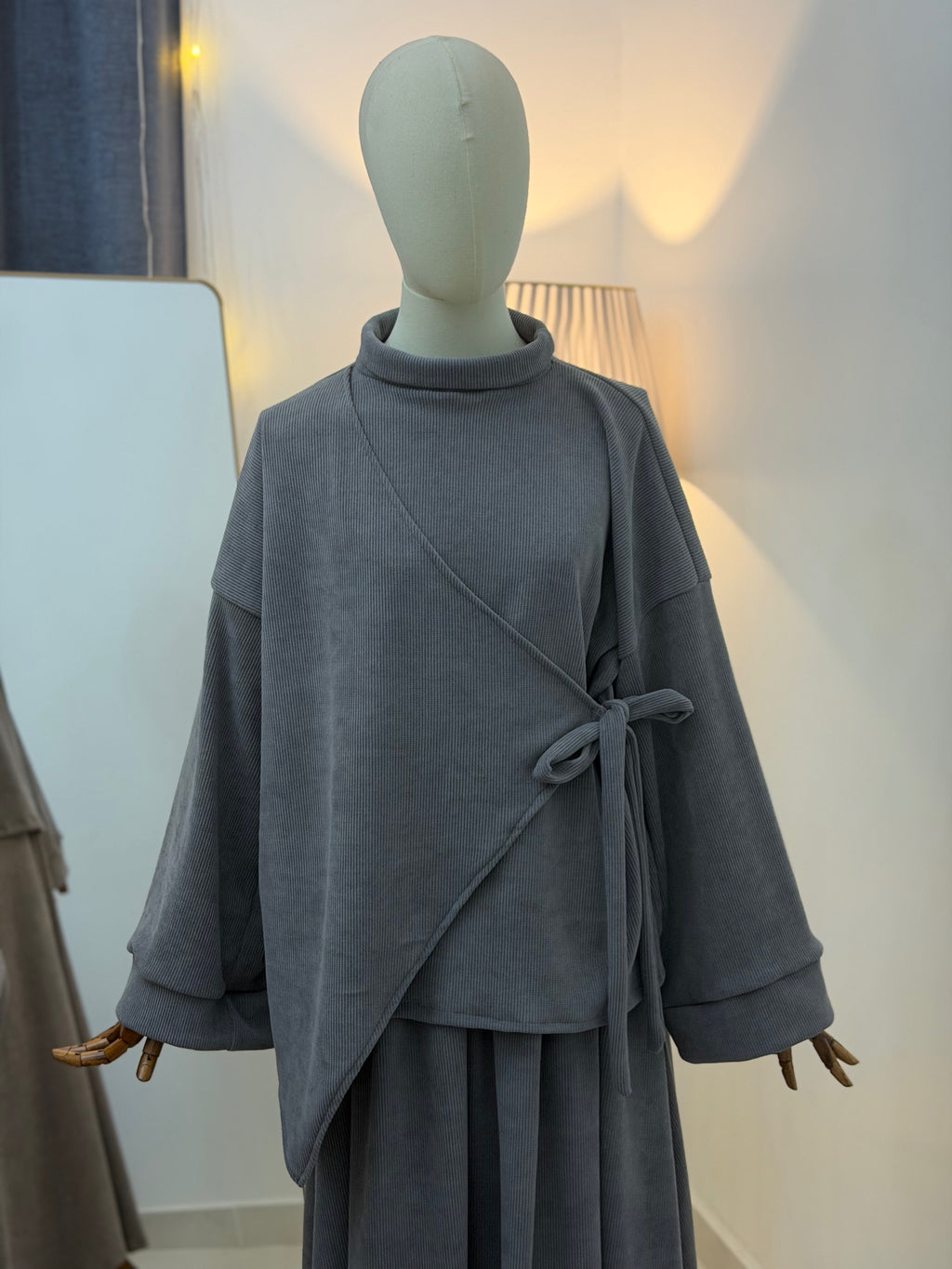 طقم صوف قطعتين (تنورة وكنزة)