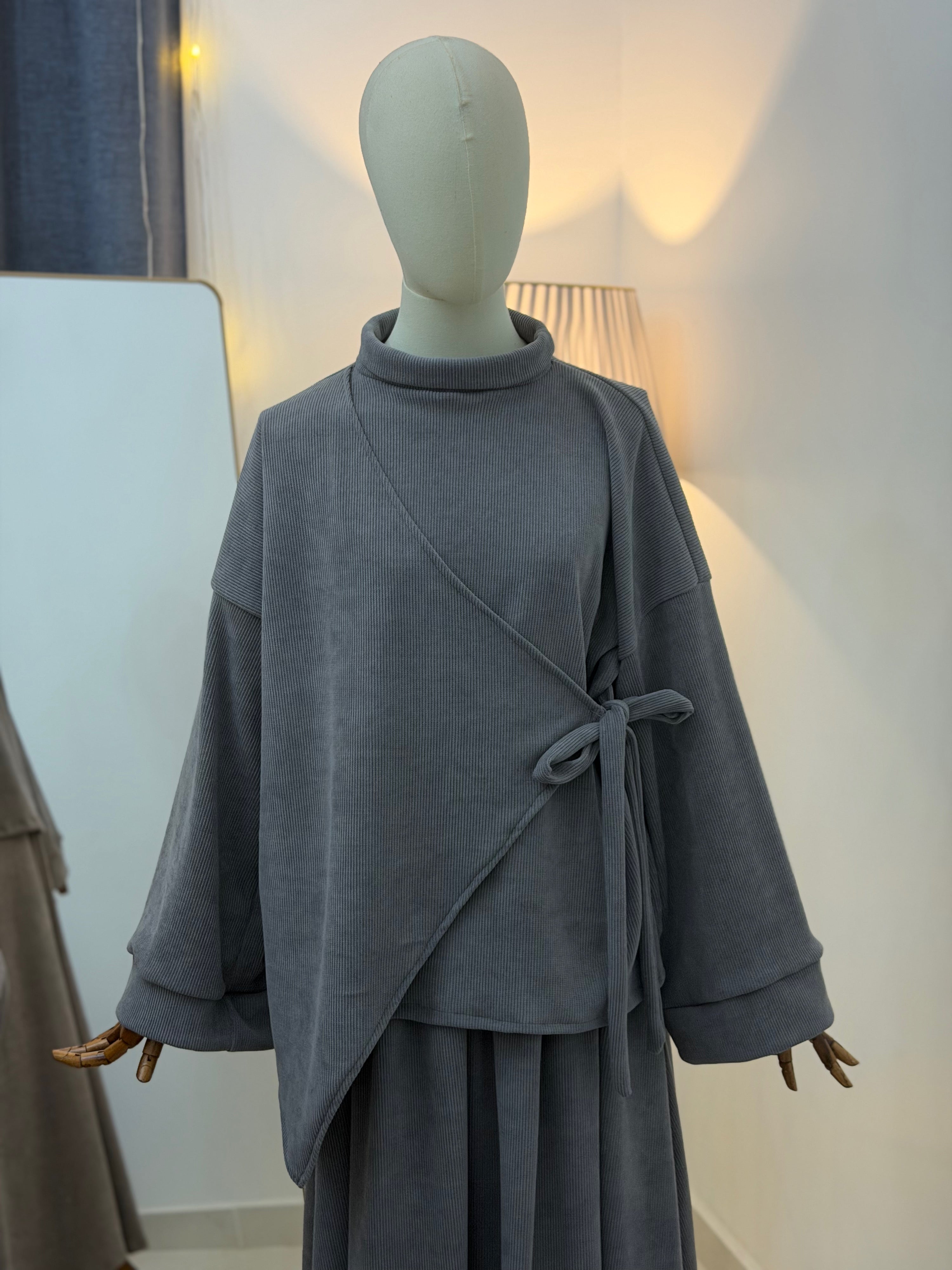 طقم صوف قطعتين (تنورة وكنزة)