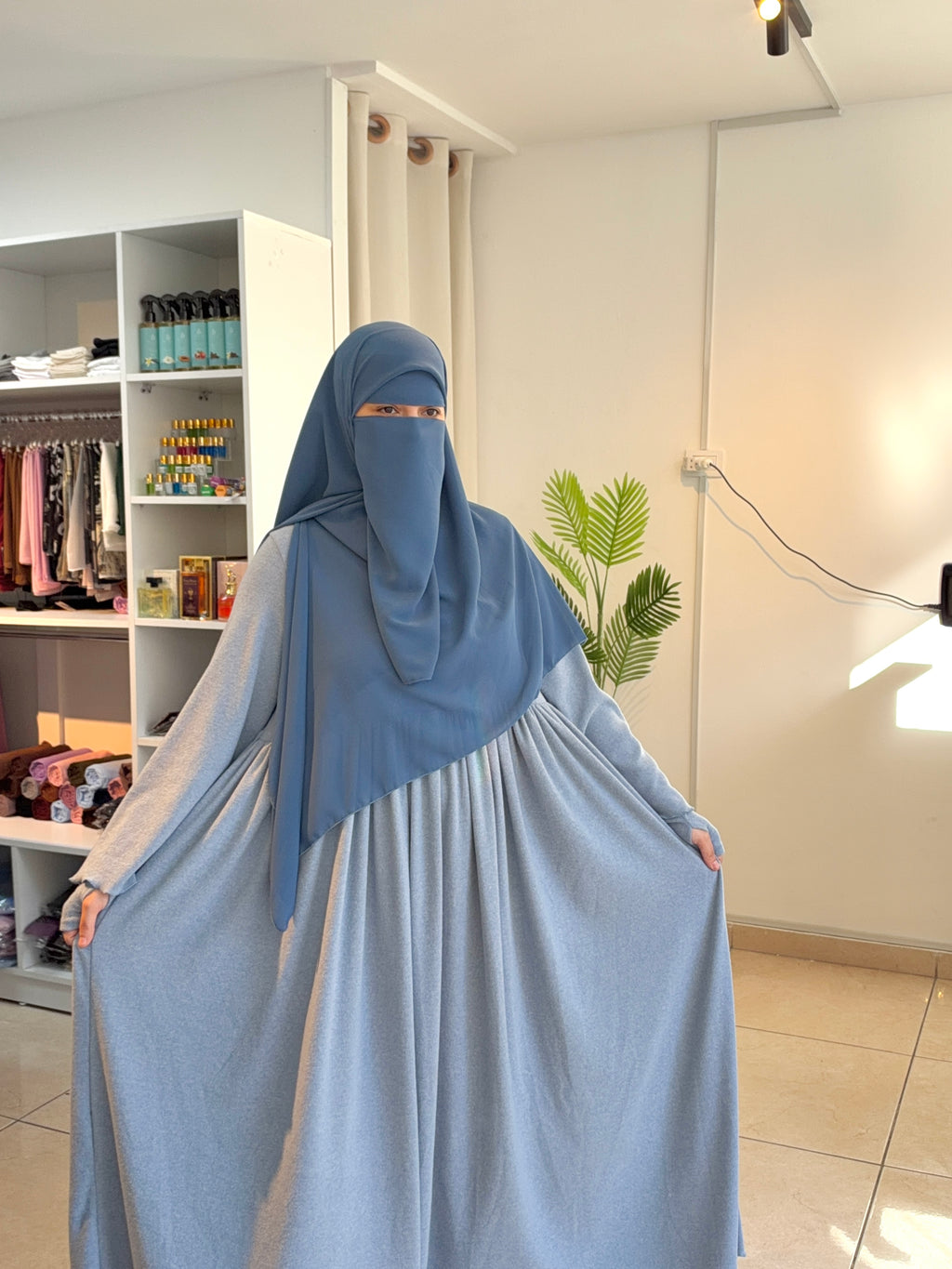 فستان صوف (تولين)