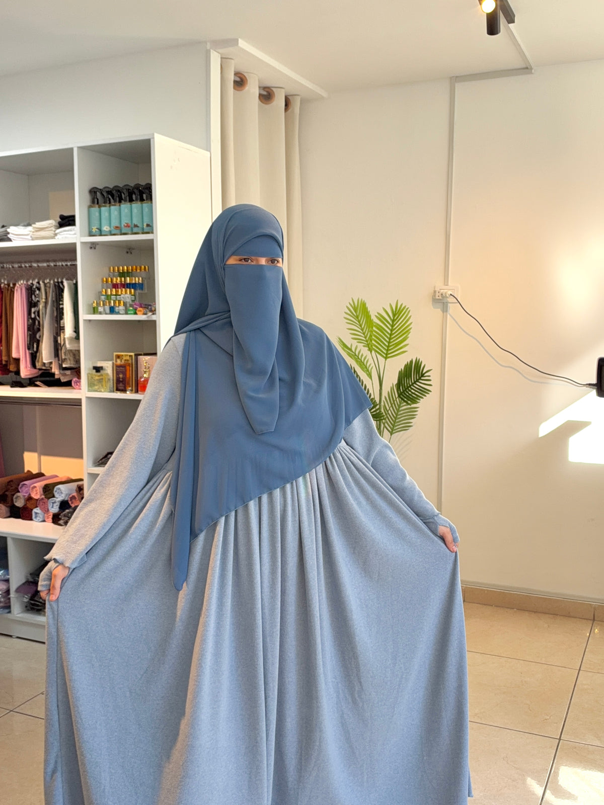 فستان صوف (تولين)